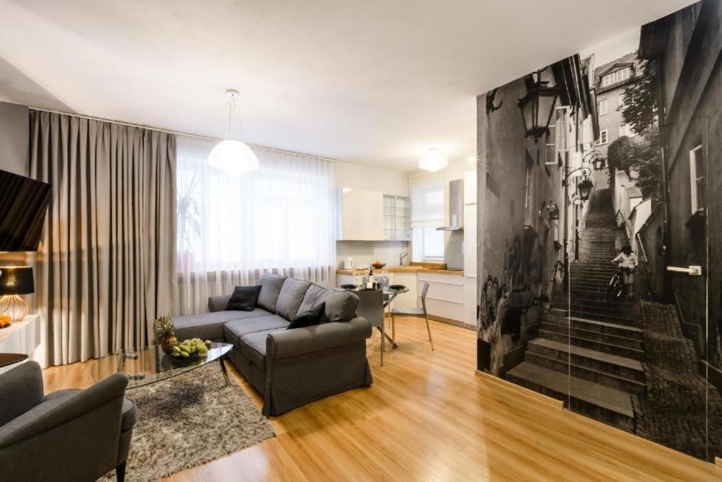 Nr 1 Europa22 Centrum Apartment Old Town Warsaw Stare Miasto Historyczna Kamienica Umiejscowiona W Zabytkowej Czesci Warszawy Obok Parku Multimedialnego I Barbakanu Parking 24H Sniadanie Opcjonaln Breakfast Optional Check In From 14 Pm Parter Ground Extérieur photo