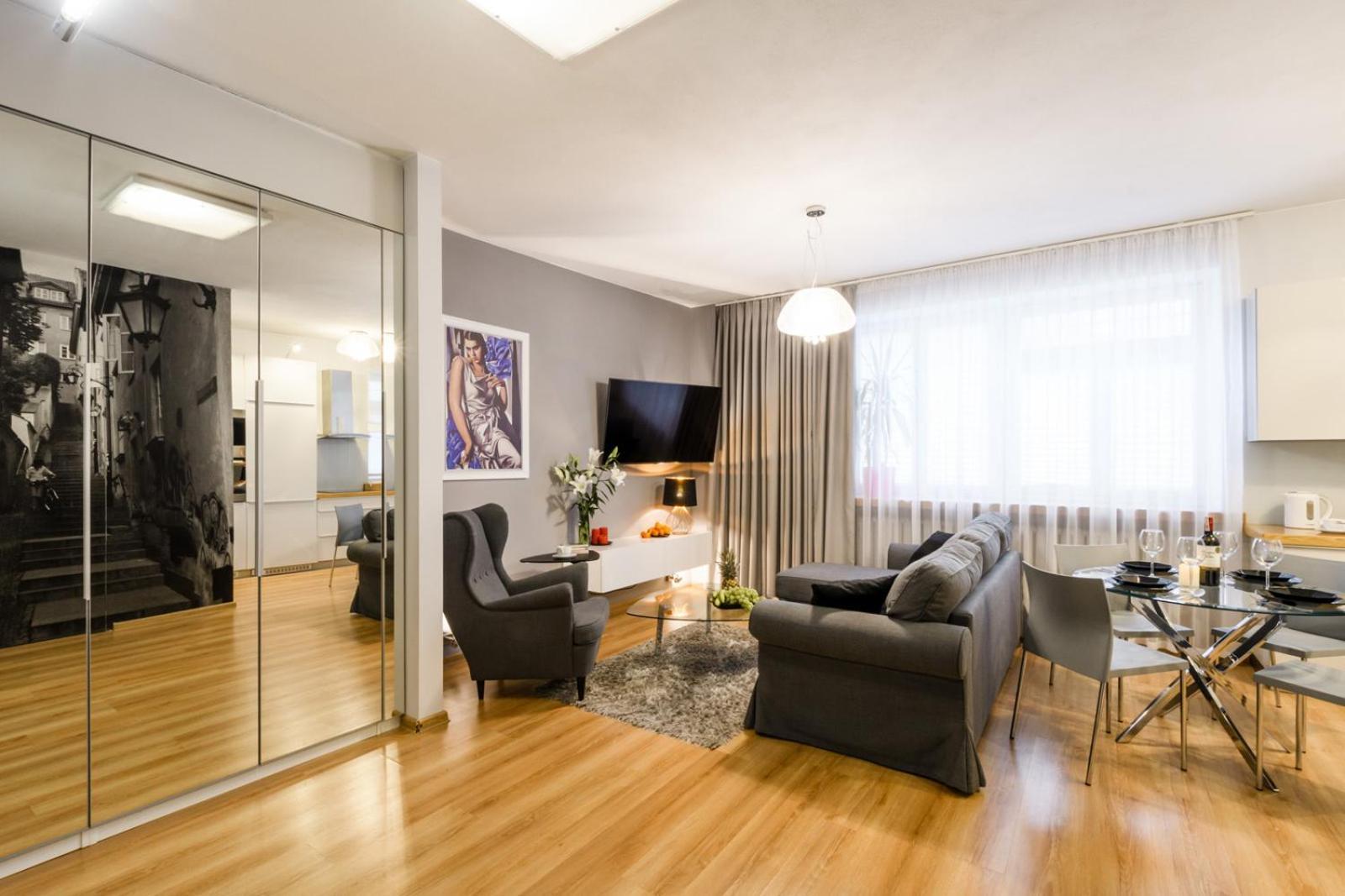 Nr 1 Europa22 Centrum Apartment Old Town Warsaw Stare Miasto Historyczna Kamienica Umiejscowiona W Zabytkowej Czesci Warszawy Obok Parku Multimedialnego I Barbakanu Parking 24H Sniadanie Opcjonaln Breakfast Optional Check In From 14 Pm Parter Ground Extérieur photo