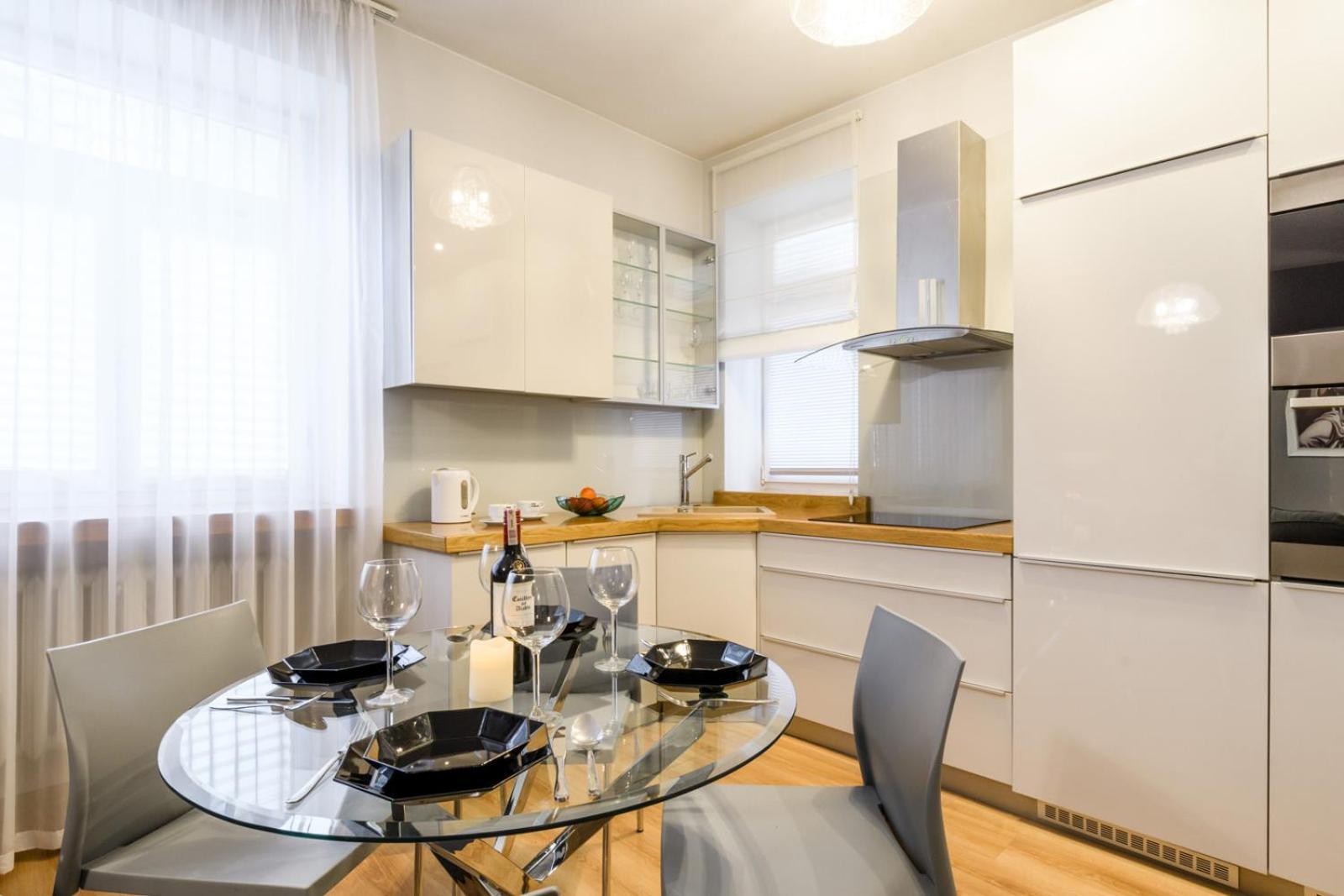 Nr 1 Europa22 Centrum Apartment Old Town Warsaw Stare Miasto Historyczna Kamienica Umiejscowiona W Zabytkowej Czesci Warszawy Obok Parku Multimedialnego I Barbakanu Parking 24H Sniadanie Opcjonaln Breakfast Optional Check In From 14 Pm Parter Ground Extérieur photo